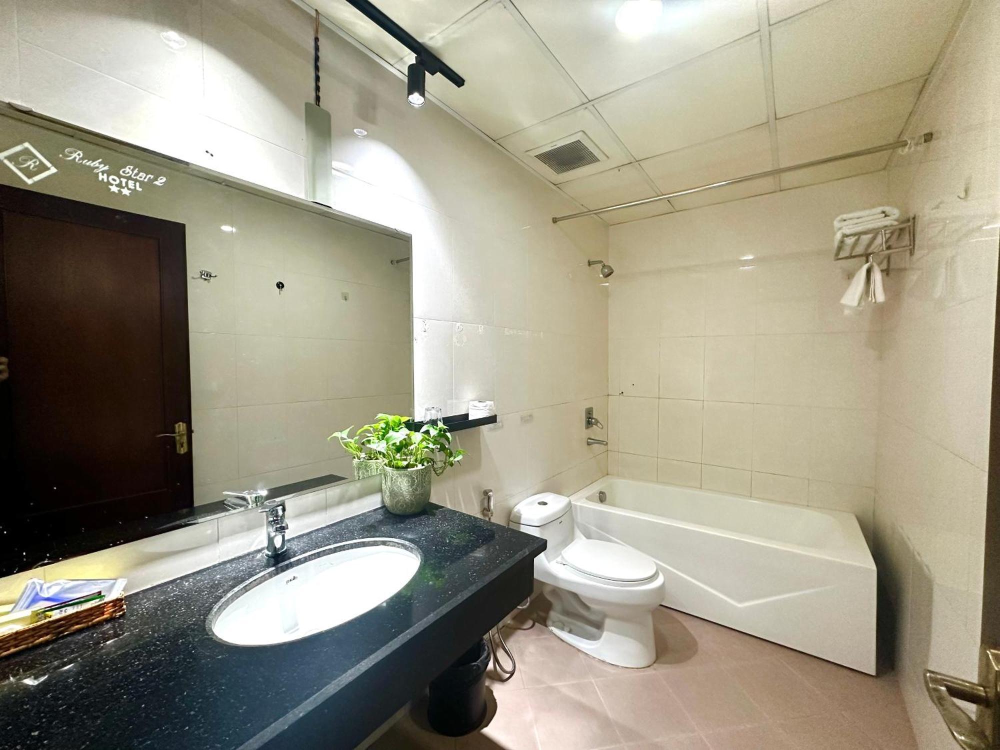 Ruby Star Hotel- Near Ben Thanh Market Hô Chi Minh-Ville Extérieur photo