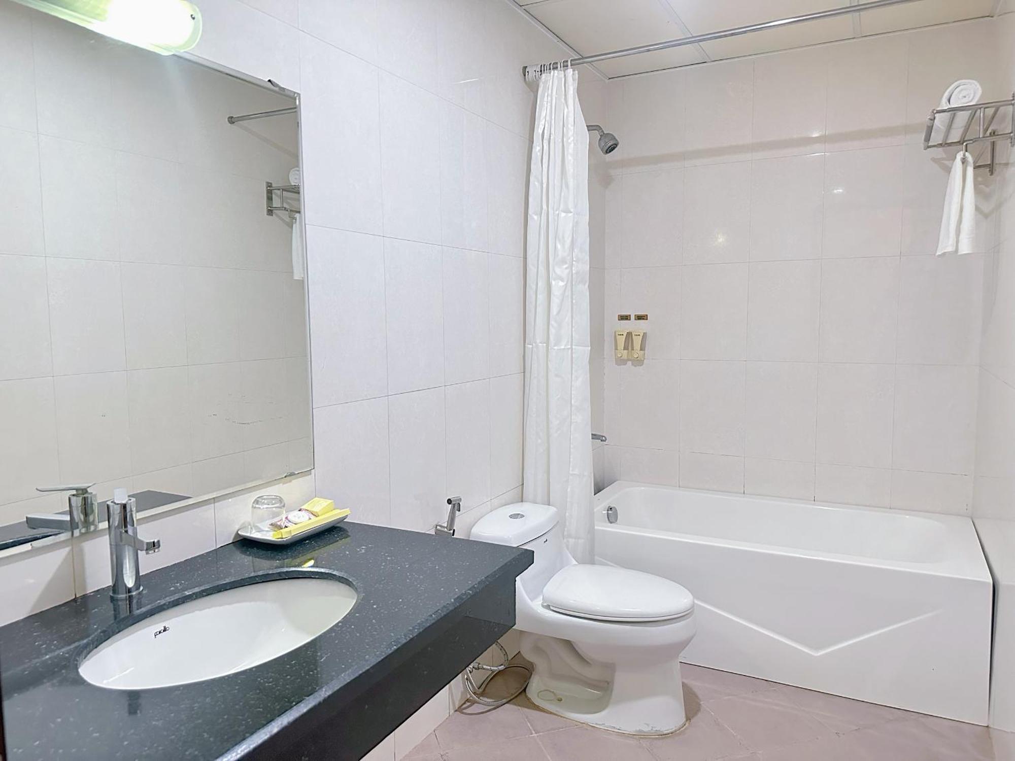 Ruby Star Hotel- Near Ben Thanh Market Hô Chi Minh-Ville Extérieur photo